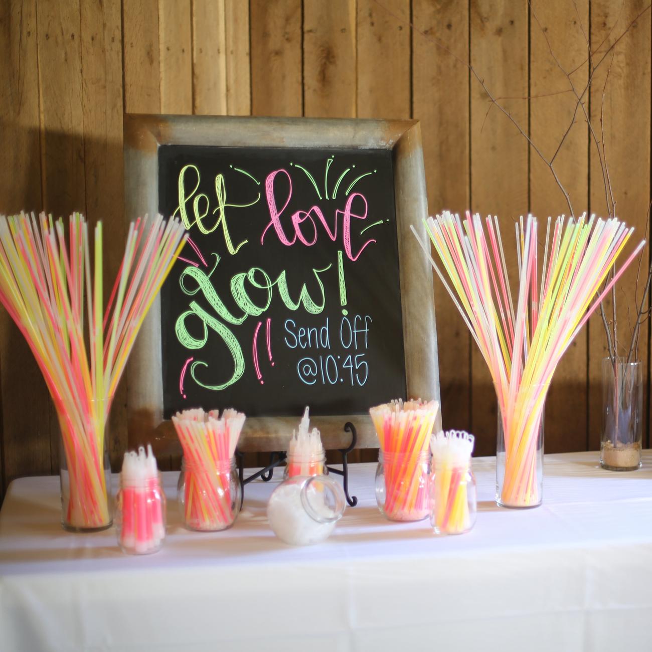 Glow Sticks Party Pack – Assorted Colors for Events & Celebrations